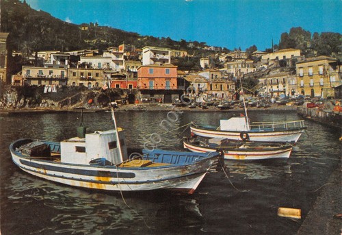 Cartolina Santa Maria La Scala baia pescherecci case dal mare …