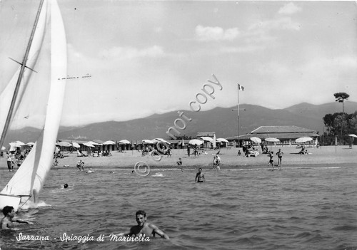 Cartolina Sarzana Spiaggia di Marinella Animata 1952 (La Spezia)