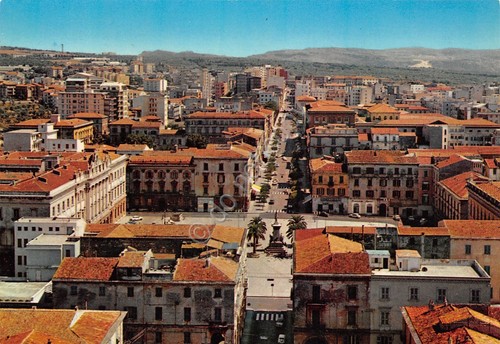 Cartolina Sassari panorama città con strade e case