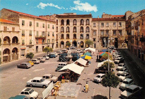 Cartolina Sassari Piazza Tola mercato auto