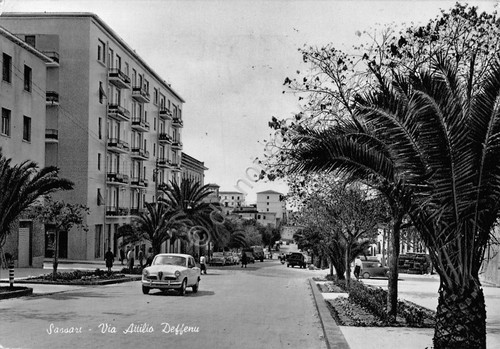 Cartolina Sassari Via Attilio Deffenu 1965 auto timbro PT Auguri