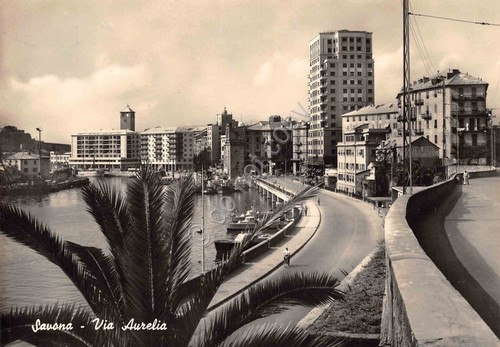 Cartolina Savona Via Aurelia con edifici