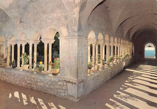 Cartolina Sermoneta Abbazia di Valvisciolo interno portico anni '70