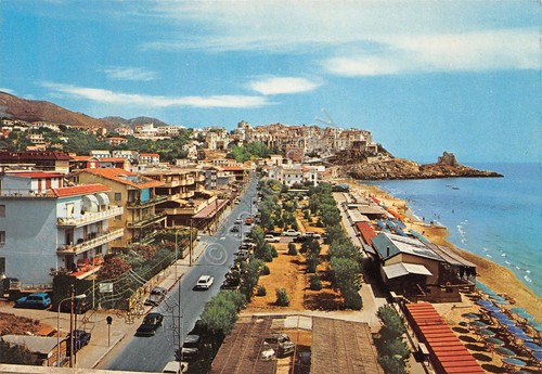 Cartolina Sperlonga lungomare di Ponente strada auto stabilimenti anni '90