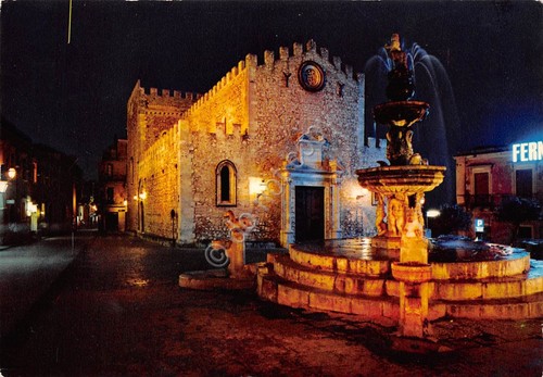 Cartolina Taormina Piazza del Duomo con fontana del Montorsoli Notturno …