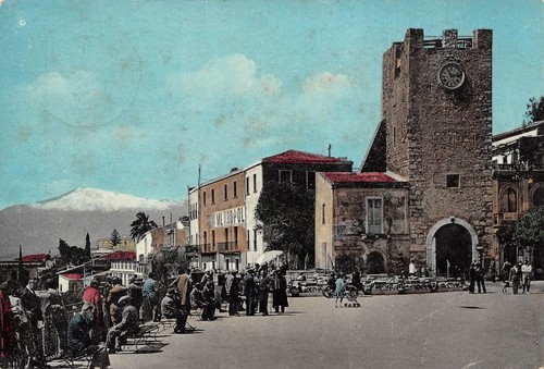 Cartolina Taormina Piazza S. Agostino Etna animata 1961