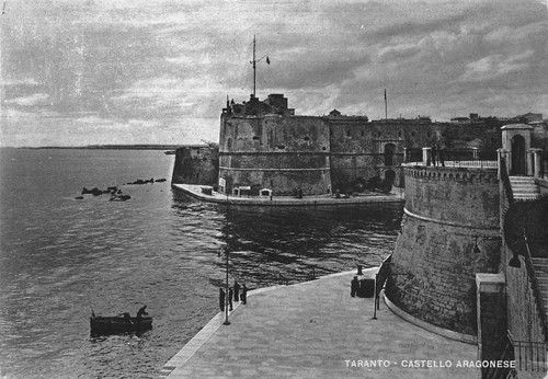 Cartolina Taranto Castello Aragonese Animata