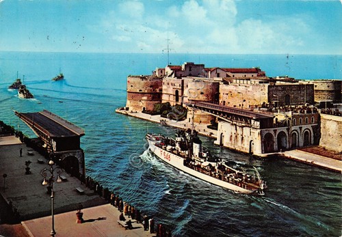 Cartolina Taranto ponte girevole e passaggio di Corvette 1980