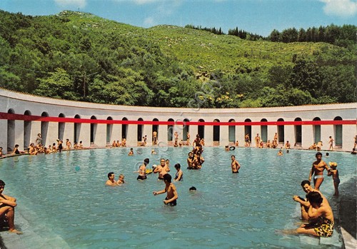 Cartolina Telese Terme piscina Goccioloni animata anni '70