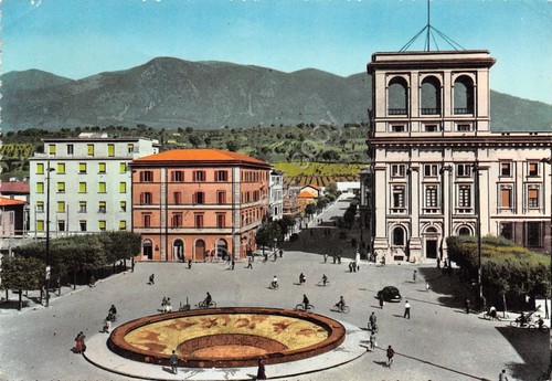 Cartolina Terni Piazza Tacito animata bicicletta colorata 1958