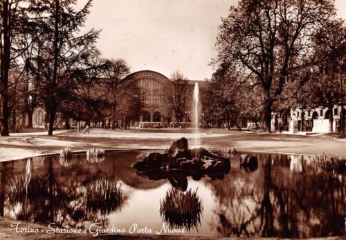 Cartolina Torino Stazione e giardino Porta Nuova 1951