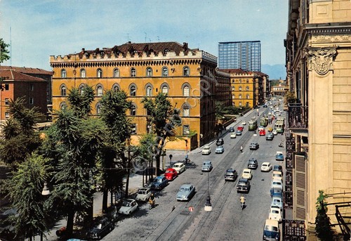 Cartolina Torino Via Cernaia e Caserma ED CAT SAR Auto