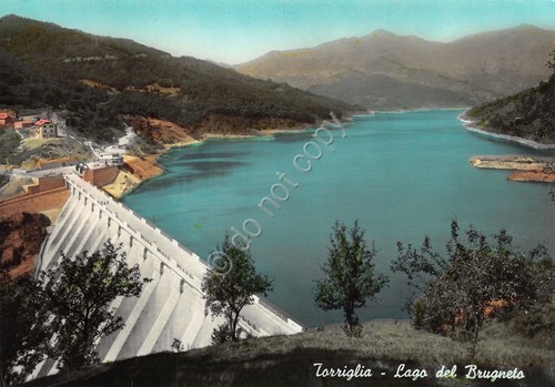 Cartolina Torriglia Lago del Brugneto colorata 1965