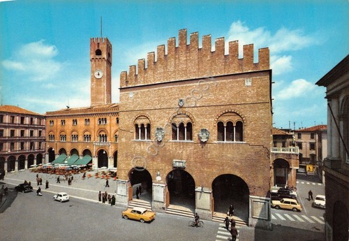 Cartolina Treviso Piazza dei Signori auto d'epoca