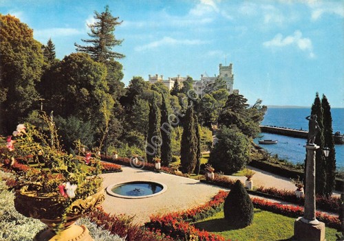 Cartolina Trieste Parco di Miramare Castello visto da parterre
