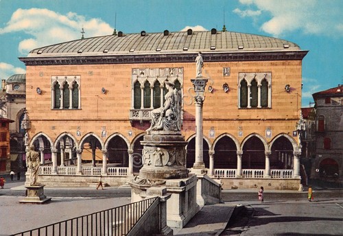 Cartolina Udine Loggia del Lionello animata anni '70