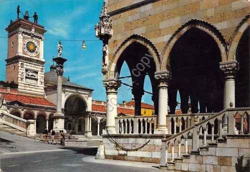Cartolina Udine Piazza LIbert? 1969