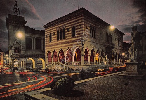 Cartolina Udine Piazza Libertà notturno