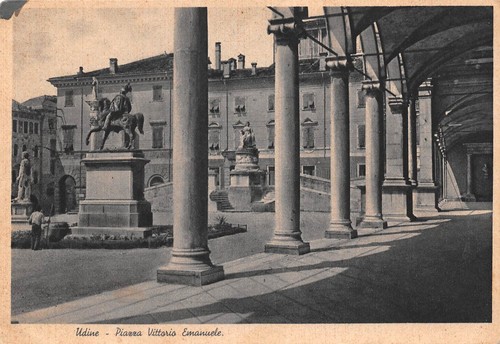 Cartolina Udine Piazza V. Emanuele