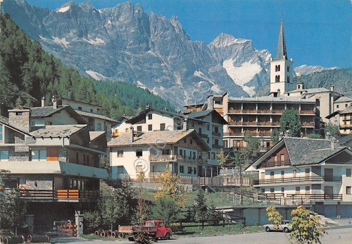 Cartolina Valtournanche strada del paese 1980