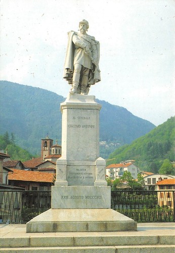 Cartolina Varallo Sesia Monumento Generale Antonini