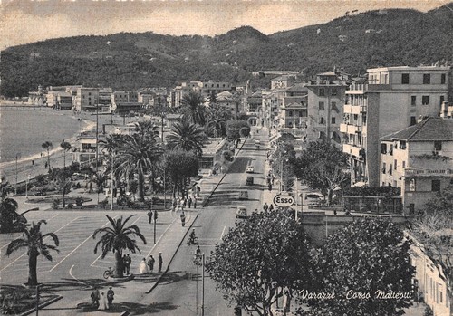 Cartolina Varazze Corso Matteotti Distributore Esso animata 1957