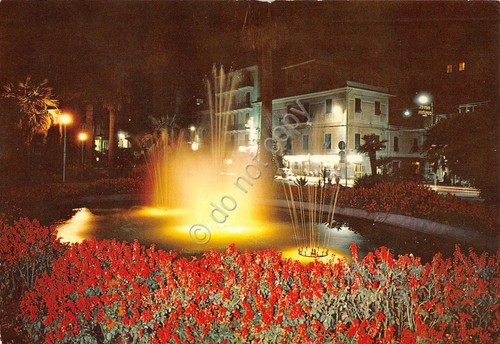 Cartolina Varazze i Giardini illuminati notturno 1974 (Savona)