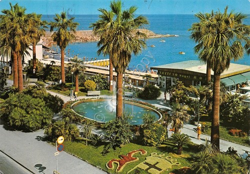 Cartolina Varazze Passeggiata Bagni Nettuno 1977