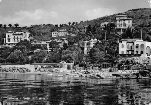 Cartolina Varazze ville sul mare 1977 (Savona)