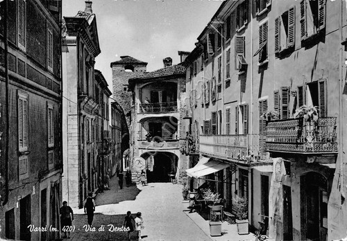 Cartolina Varzi Via di Dentro animata case anni '60