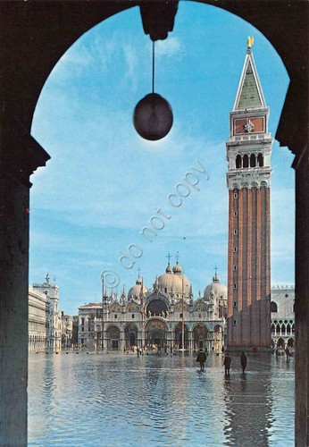 Cartolina Venezia Piazza San Marco con acqua alta