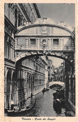Cartolina Venezia Ponte dei Sospiri barca da trasporto