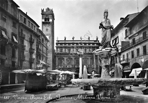 Cartolina Verona Piazza Erbe Fontana Madonna Verona 1961