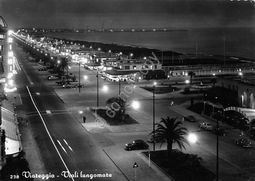 Cartolina Viareggio Viali Lungomare notturno 1959 (Lucca)