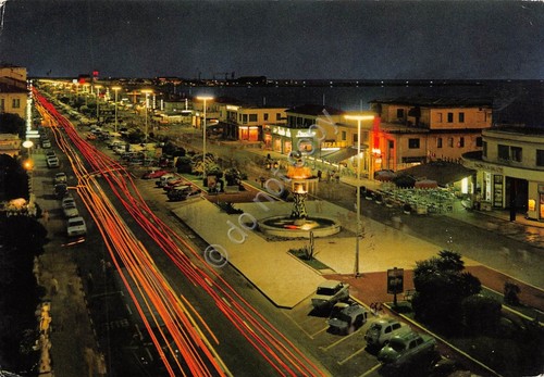 Cartolina Viareggio Viali Lungomare notturno (Lucca)