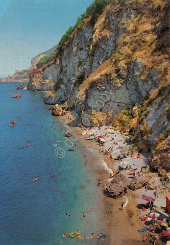 Cartolina Vico Equense Spiaggetta delle Sirene animata barche anni '90