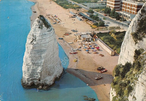 Cartolina Vieste Gargano Spiaggia Scoglio di Pizzamunno Hotel Merinum 1979