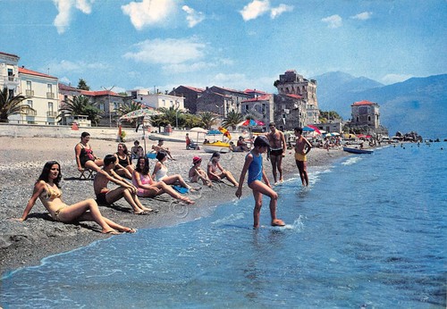 Cartolina Villammare spiaggia animata case anni '70