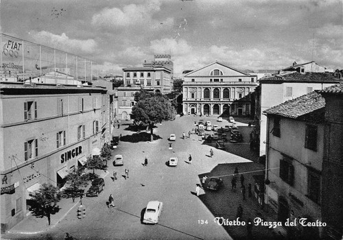 Cartolina Viterbo Piazza del Teatro Pubblicità Singer 1957