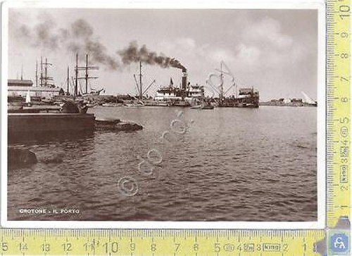 Crotone - Il Porto - 1941 - Nave a vapore