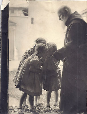 Fotografia d'epoca - Frate con bambini - anni 20 -Friar …