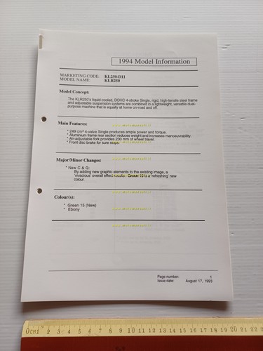 Kawasaki KLR 250 (KL250-D11) 1994 Model Information cartella stampa inglese