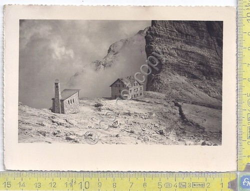 Rifugio Pedrotti alla Tosa con Chiesetta - 1953