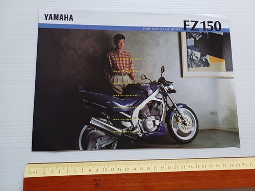 Yamaha FZ 150 depliant GIAPPONESE originale