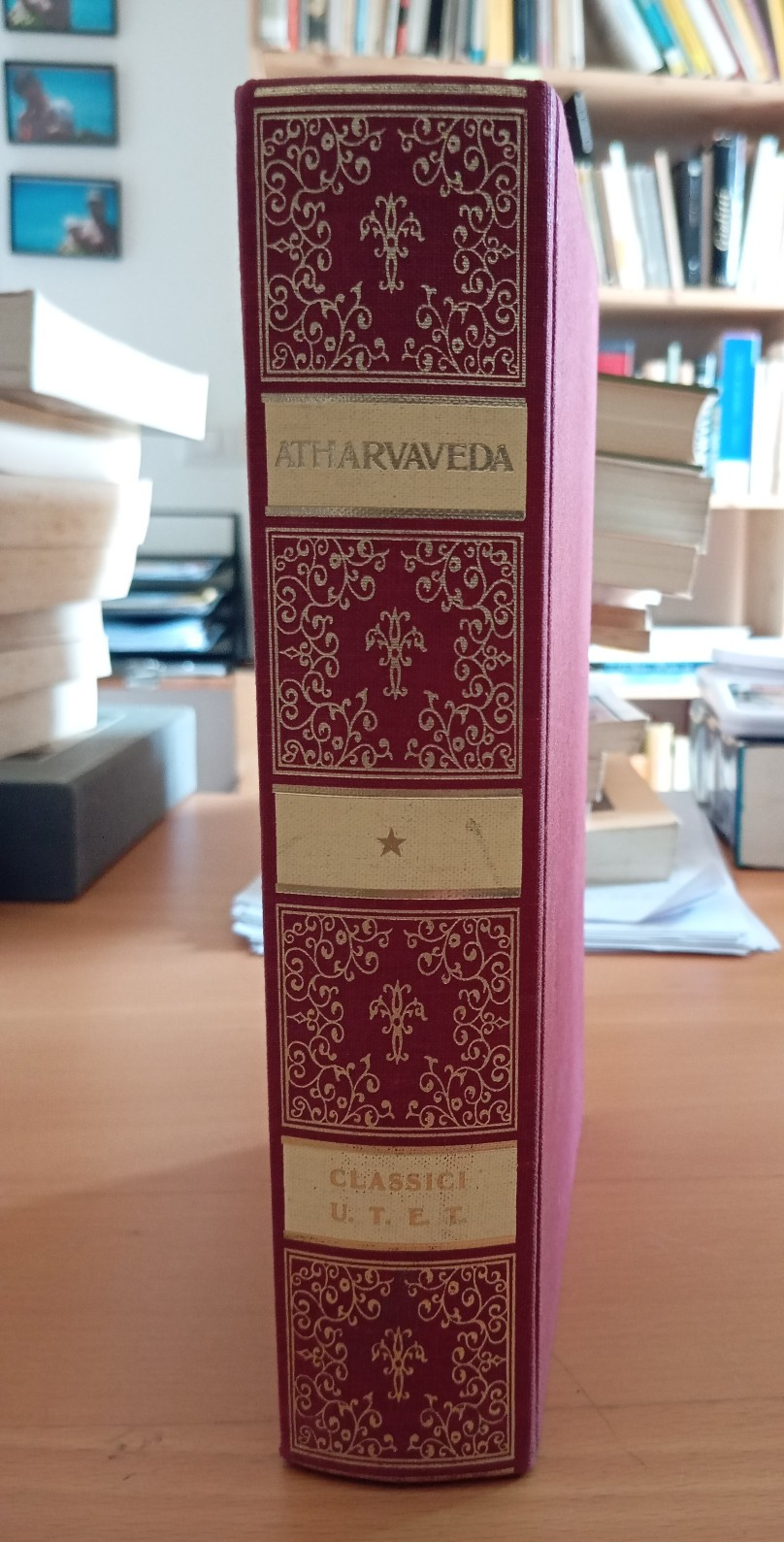 Atharvaveda, Inni magici, Orlandi - Sani, UTET, 1992