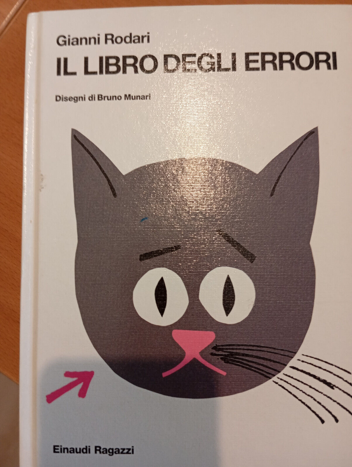 Il libro degli errori, Gianni Rodari, disegni Bruno Munari, Einaudi, …