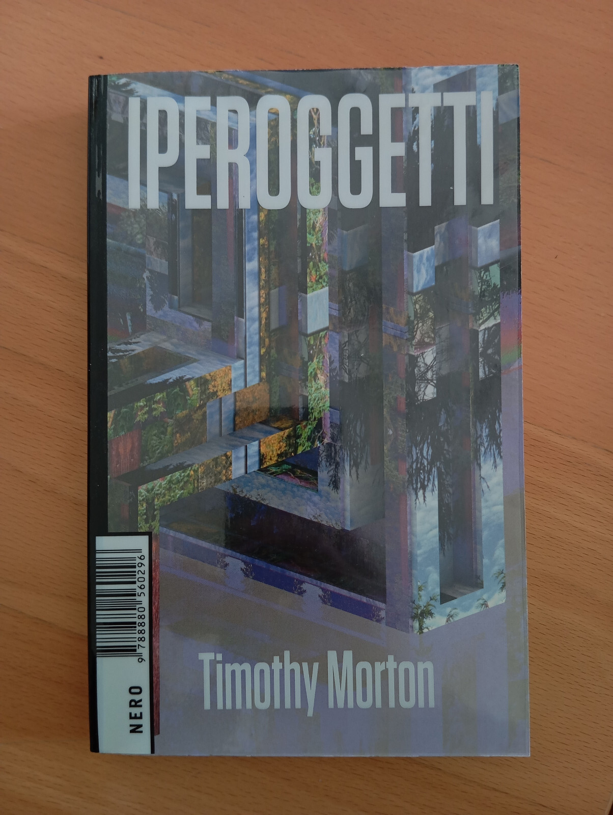 Iperoggetti, Timothy Morton, Nero, 2018