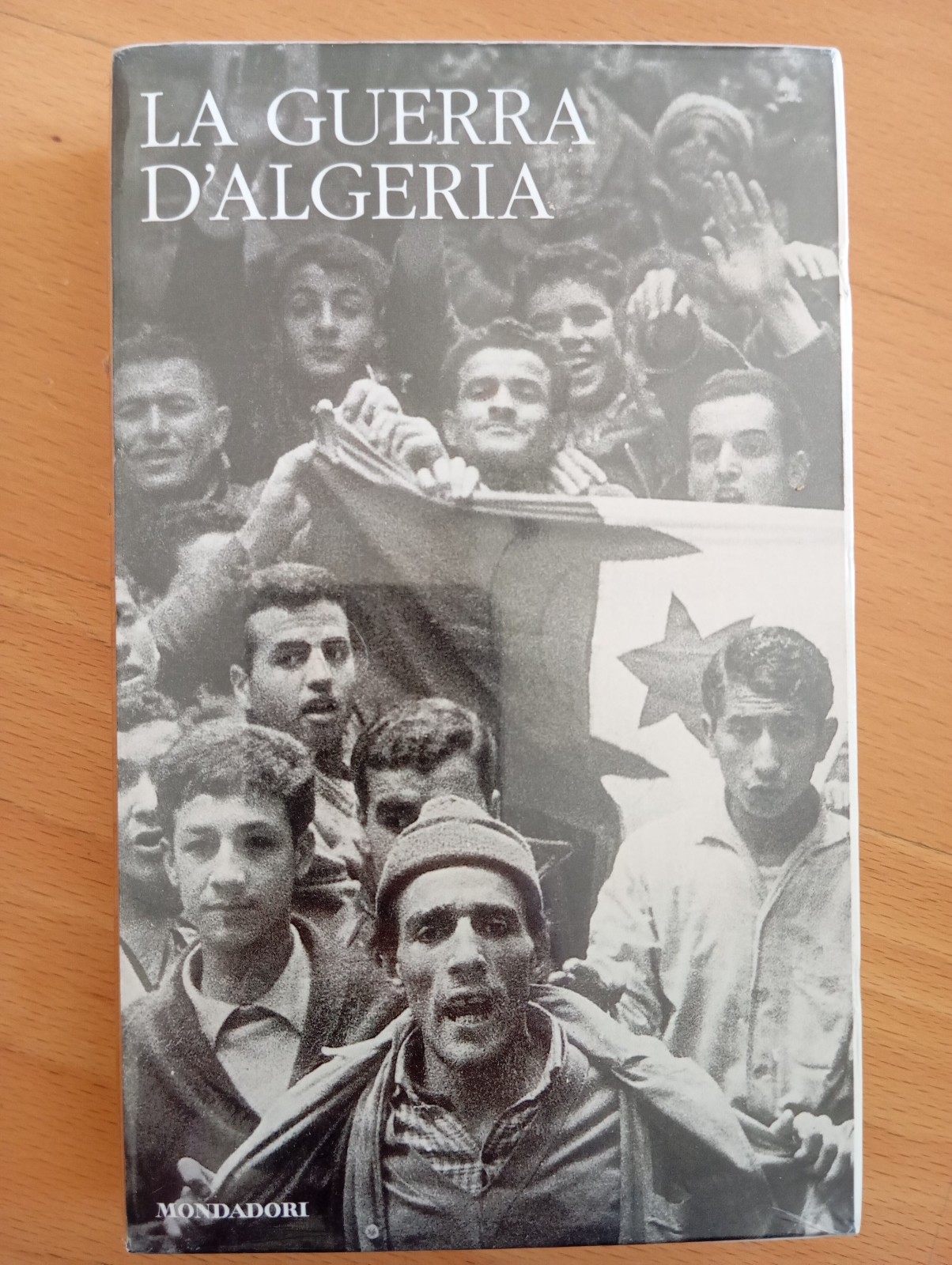 La guerra d'algeria, Horne, I classici della storia Mondadori, 2012