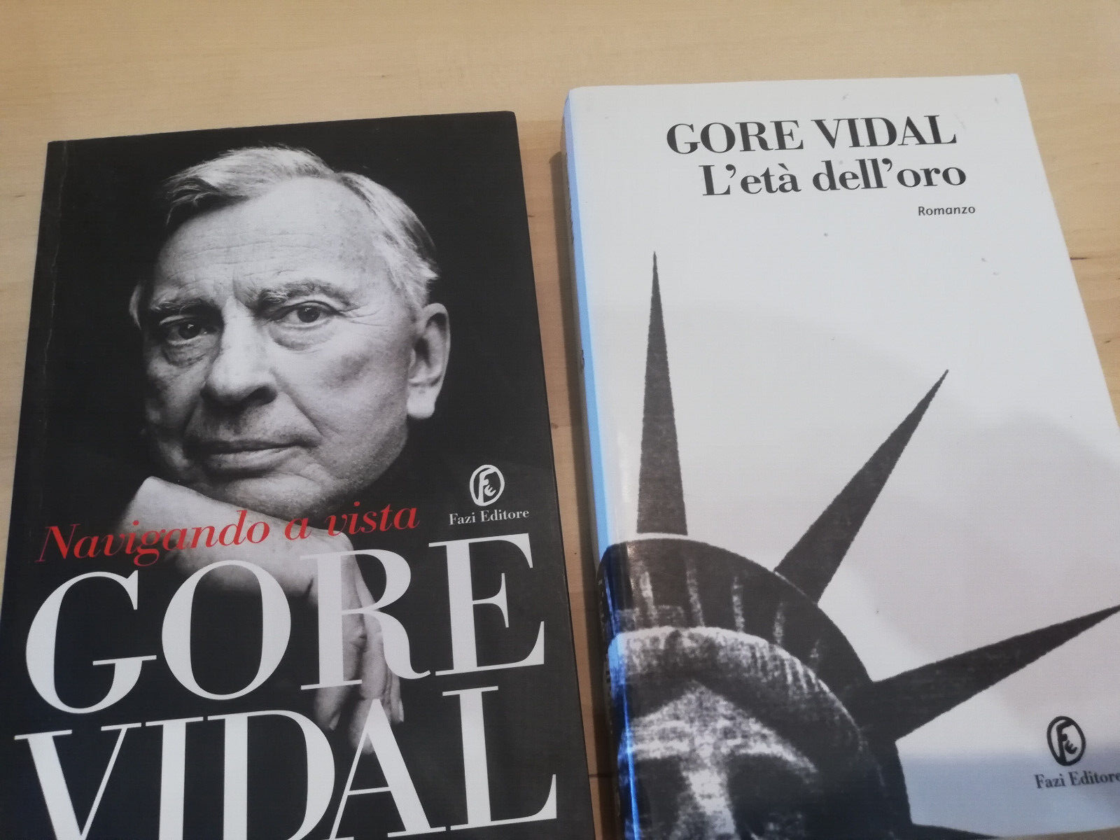 Lotto 2 libri Gore Vidal, Navigando a vista, L'et dell'oro, …