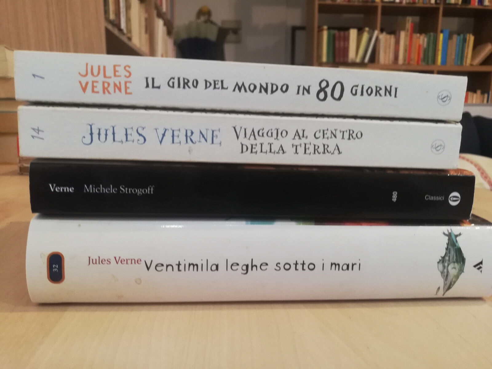 Lotto 4 libri di Giulio Verne, 80 giorni, centro terra, …